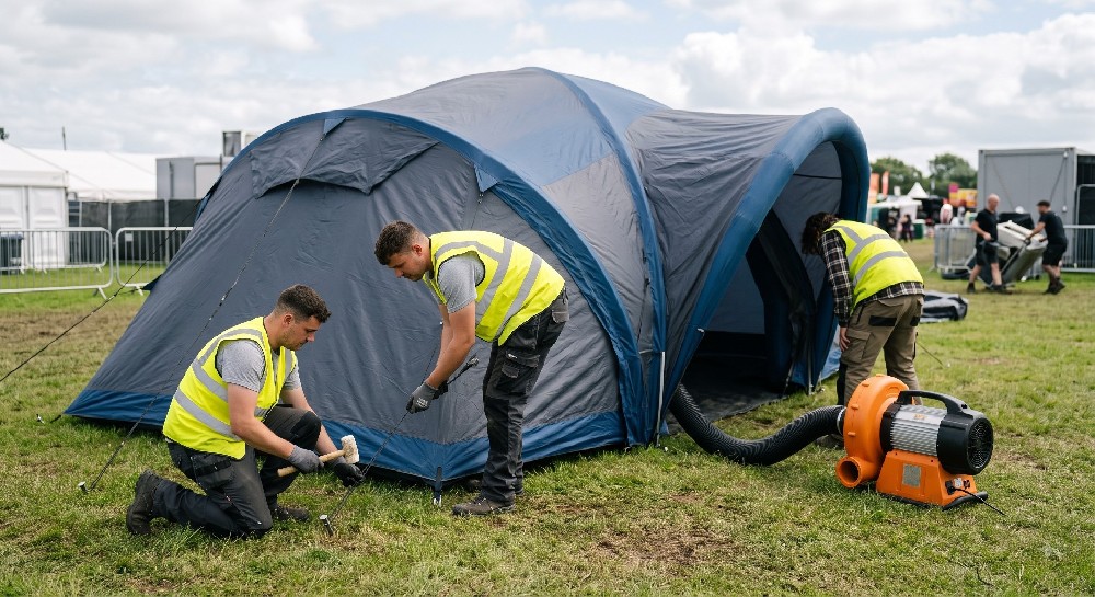Single-Layer vs Double-Layer Tents: Commercial Selection, Setup, and Lifecycle